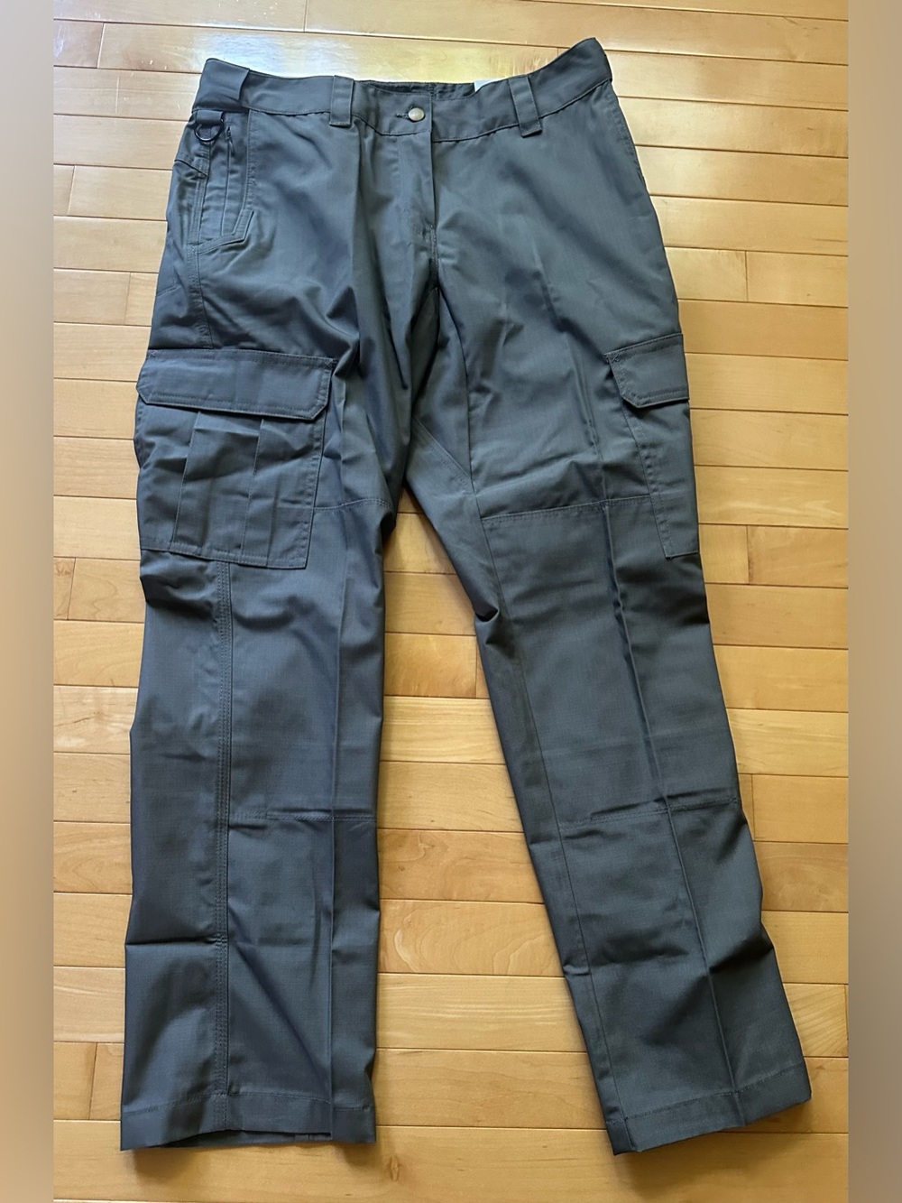NWT• women's cargo pants • sz 8 • dark gray • durable x100